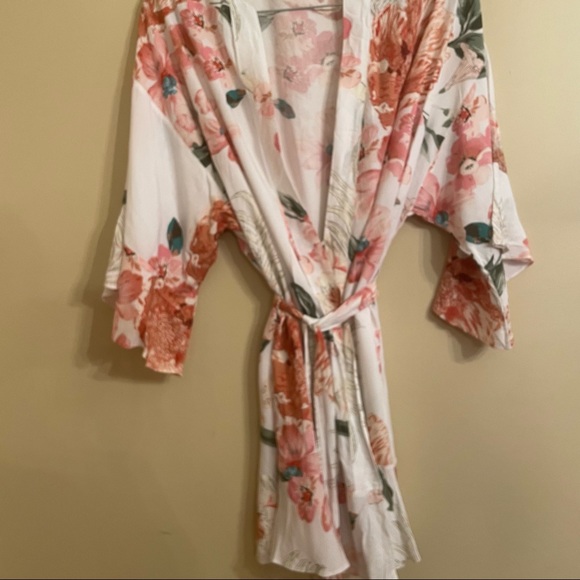 Amazon - Picture 2 of 7